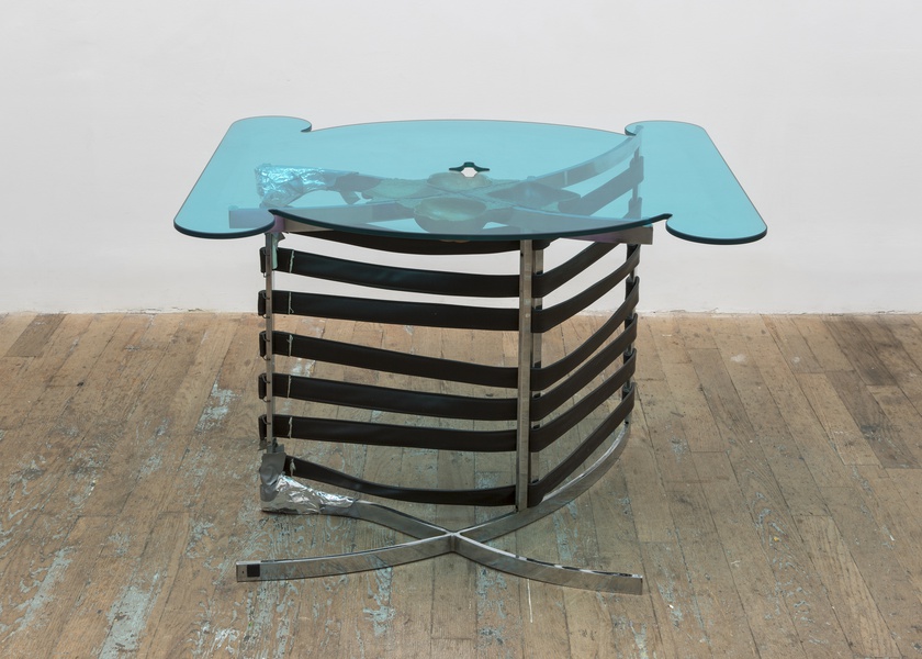 Jessi Reaves, Blue pillow table, 2020 